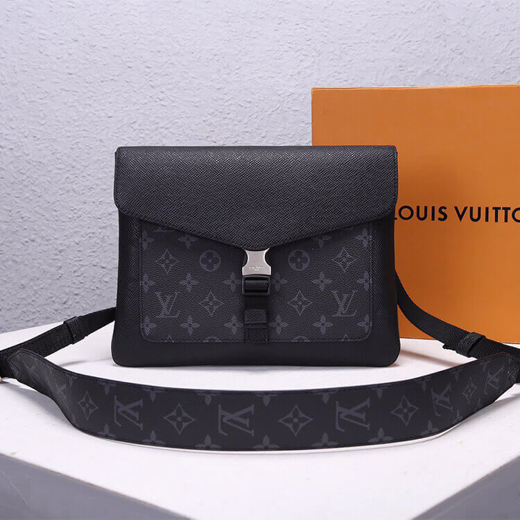 LV Outdoor Flap Messenger