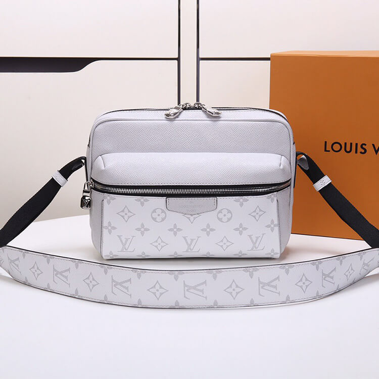 LV Outdoor Messenger