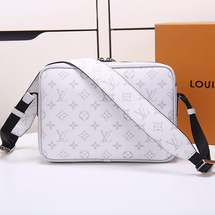 LV Outdoor Messenger