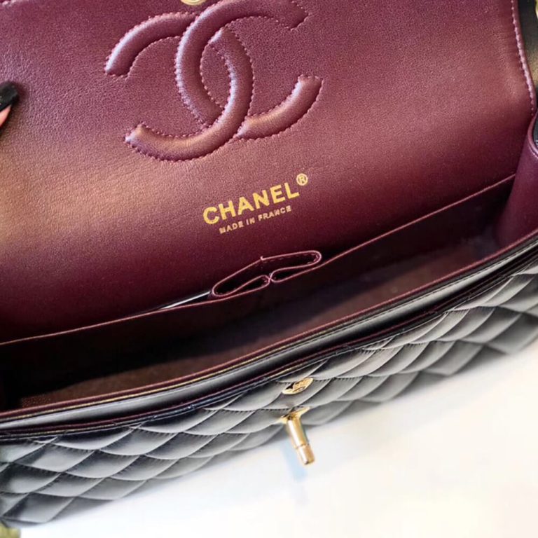 CHANEL CLASSIC FLAP HANDBAG