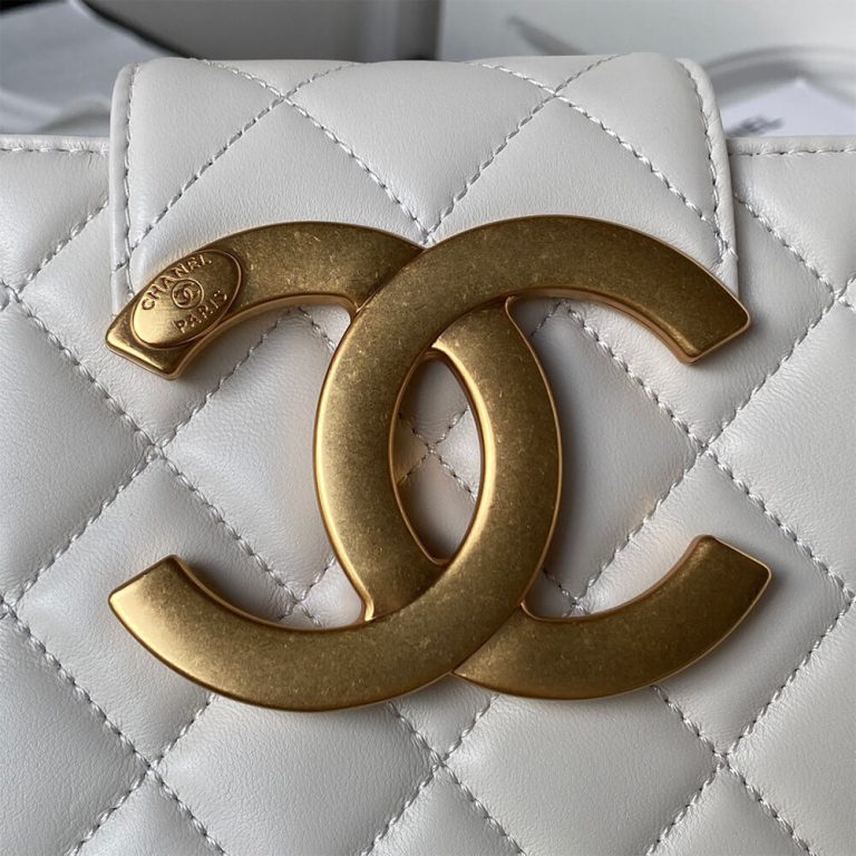 CHANEL 24C